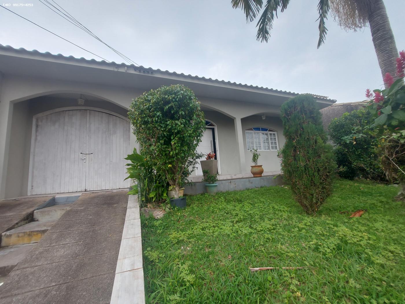 Casa para Venda, em Florianópolis, bairro Capoeiras, 3 dormitórios, 3 banheiros, 1 suíte, 3 vagas