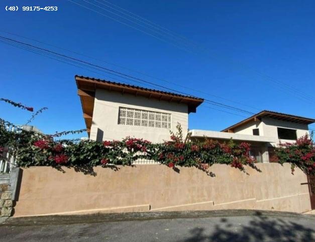 Casa para Venda, em São José, bairro Ponta de Baixo, 3 dormitórios, 3 banheiros, 1 suíte, 3 vagas
