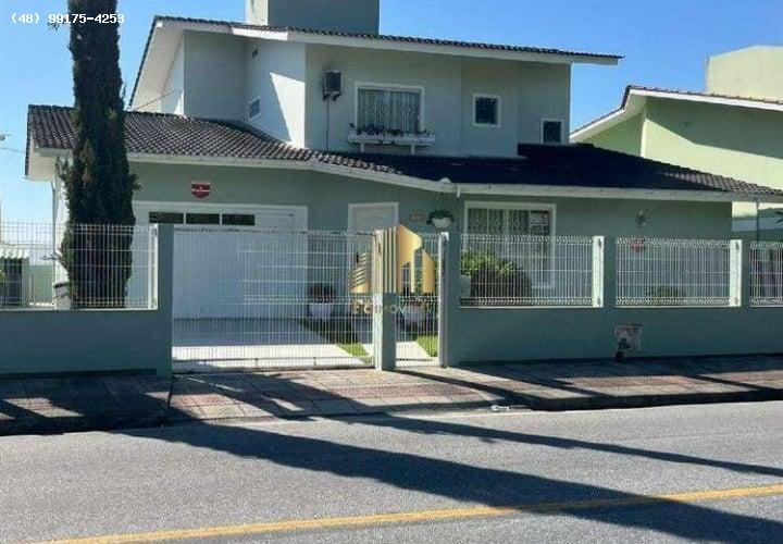 Casa para Venda, em São José, bairro Ponta de Baixo, 3 dormitórios, 4 banheiros, 3 suítes, 3 vagas